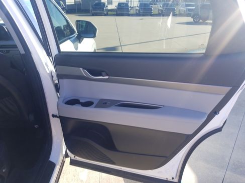 Used 2023 Hyundai Palisade SE w/ Cargo Package image 14