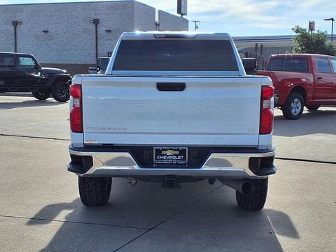 Used 2023 Chevrolet Silverado 2500 LT AWD/4WD image 6