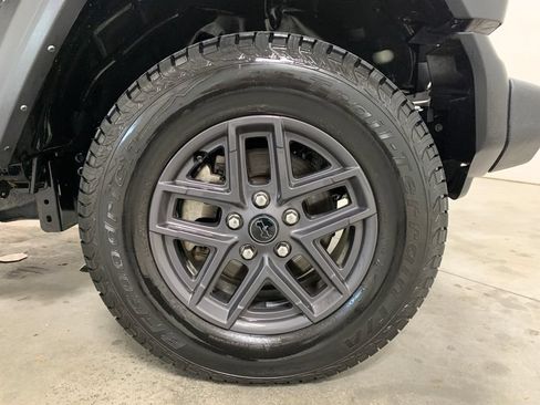 Used 2024 Jeep Wrangler Unlimited Sport AWD/4WD image 27