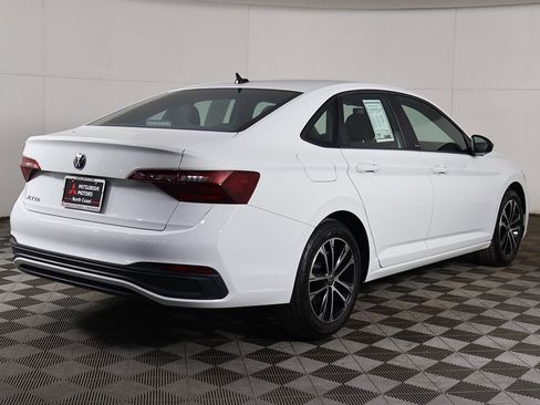 Used 2024 Volkswagen Jetta Sport image 8