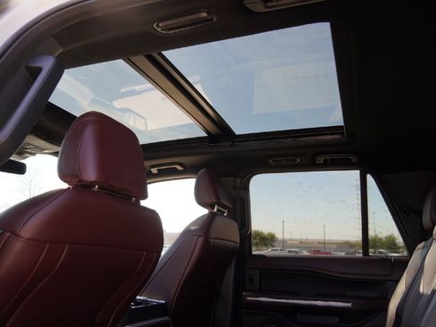 Used 2024 Ford Expedition Max Limited image 30