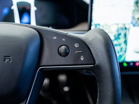 Used 2022 Tesla Model S image 37