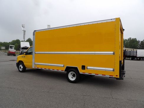 Used 2021 Ford E-350 and Econoline 350 Super Duty image 4