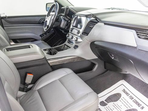 Used 2020 Chevrolet Suburban LT image 45