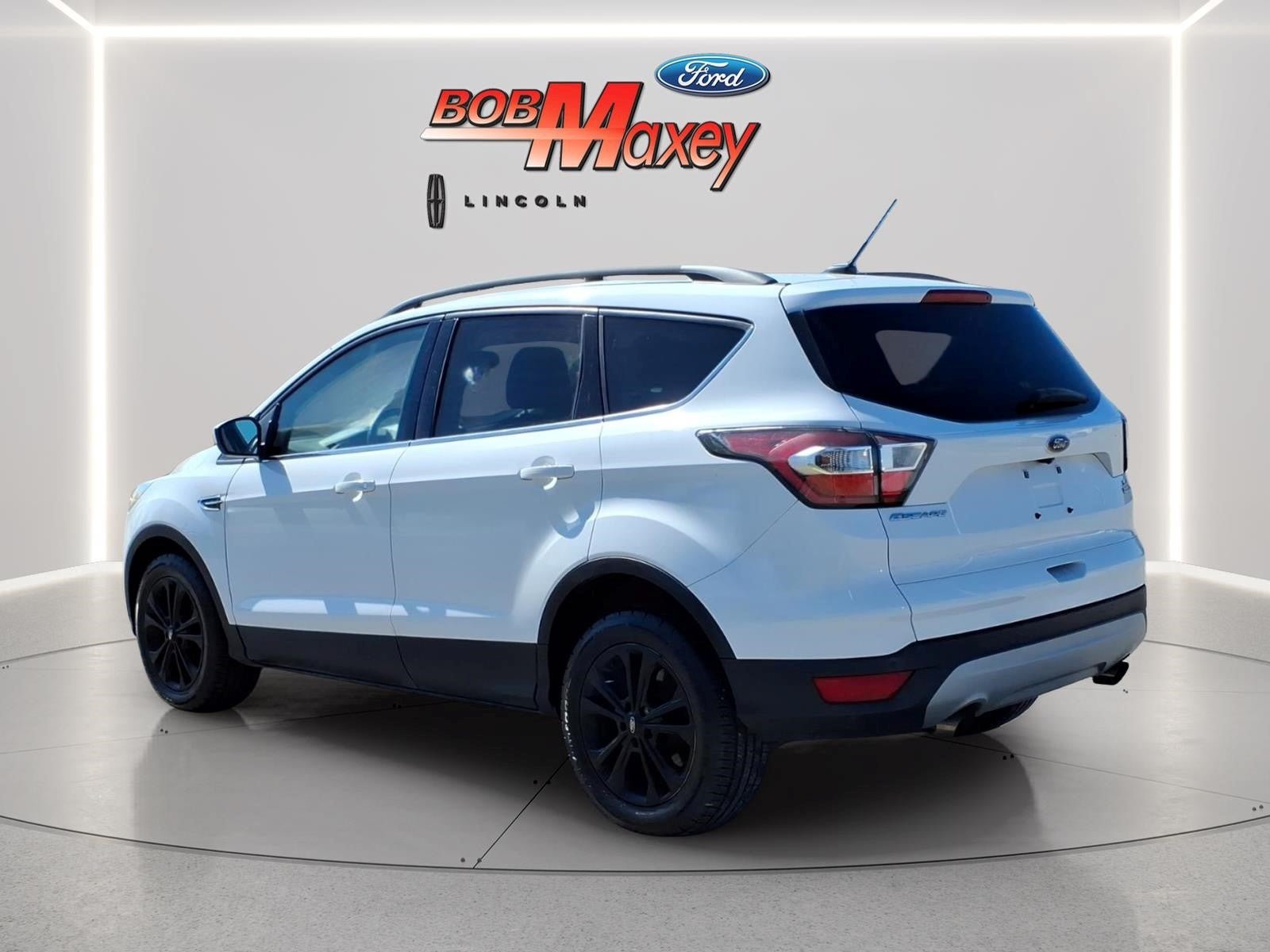 Used 2017 Ford Escape SE w/ SE Leather Comfort Package FWD image 7