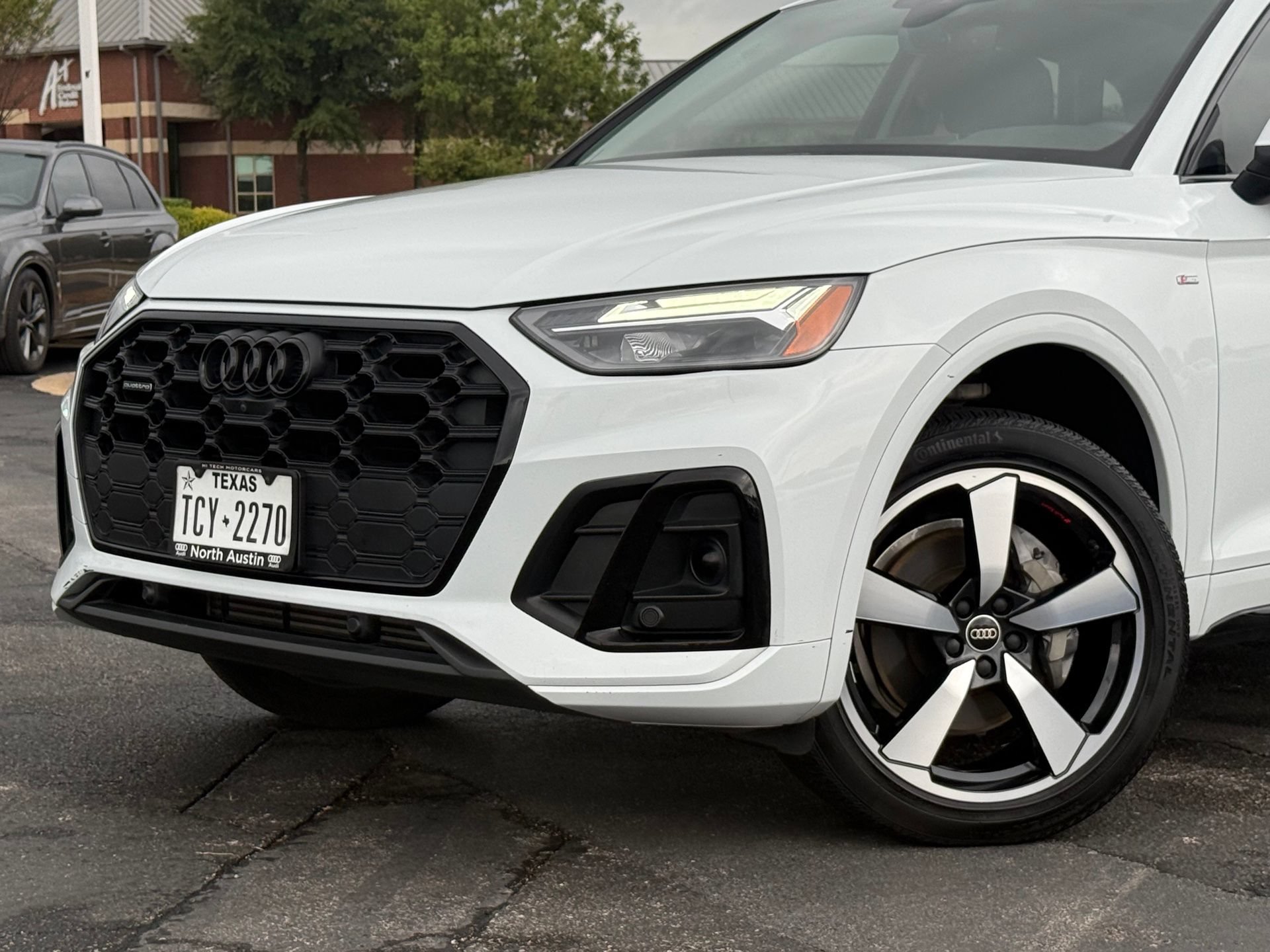 Used 2023 Audi Q5 2.0T Premium Plus w/ Premium Plus Package AWD/4WD image 2
