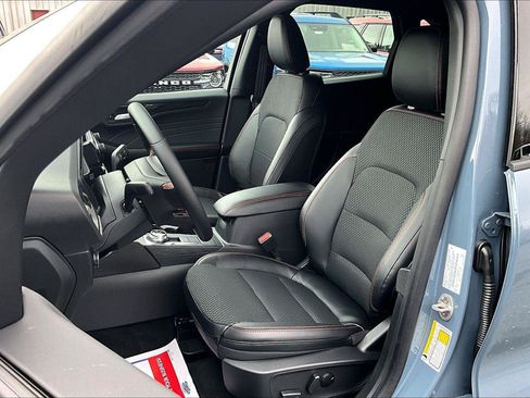 New 2026 Ford Escape ST-Line w/ Cold Weather Package AWD/4WD image 9