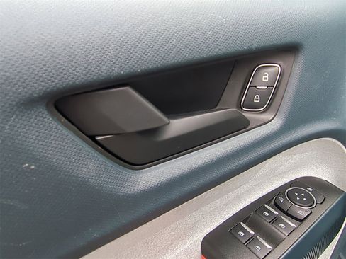 Used 2023 Ford Maverick XLT image 14