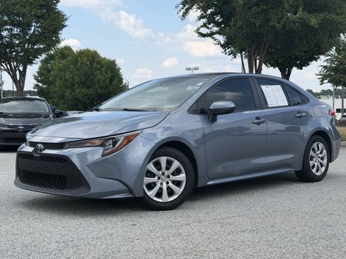Certified 2022 Toyota Corolla LE FWD image 1