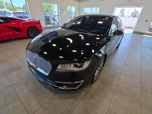 Used 2018 Lincoln MKZ Premiere FWD image 2