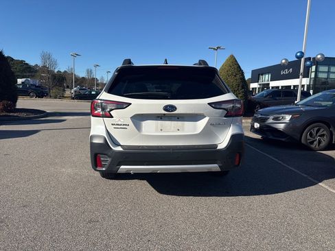Used 2021 Subaru Outback Limited image 4