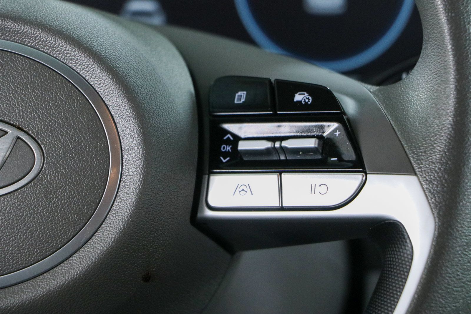 Used 2024 Hyundai Elantra SEL FWD image 14
