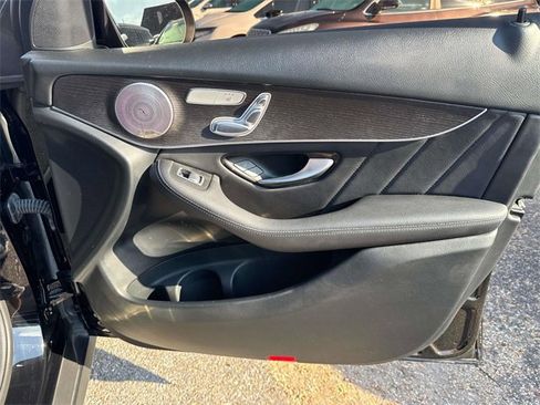 Used 2021 Mercedes-Benz GLC 300 GLC 300 Coupe image 17