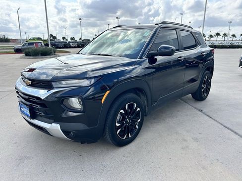 Used 2023 Chevrolet TrailBlazer LT w/ Convenience Package image 3