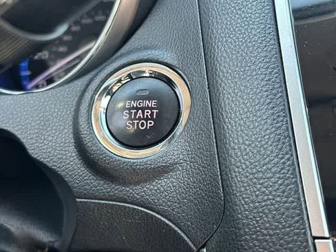 Used 2018 Subaru Outback 2.5i Limited image 11