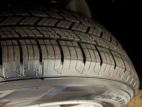 Used 2020 Chevrolet Trax LT w/ LT Convenience Package image 11