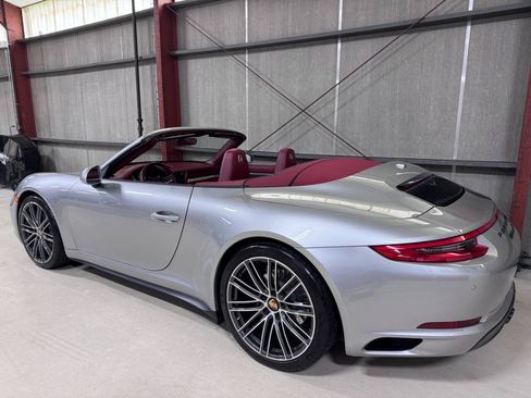 Used 2018 Porsche 911 Carrera 4 AWD/4WD image 9