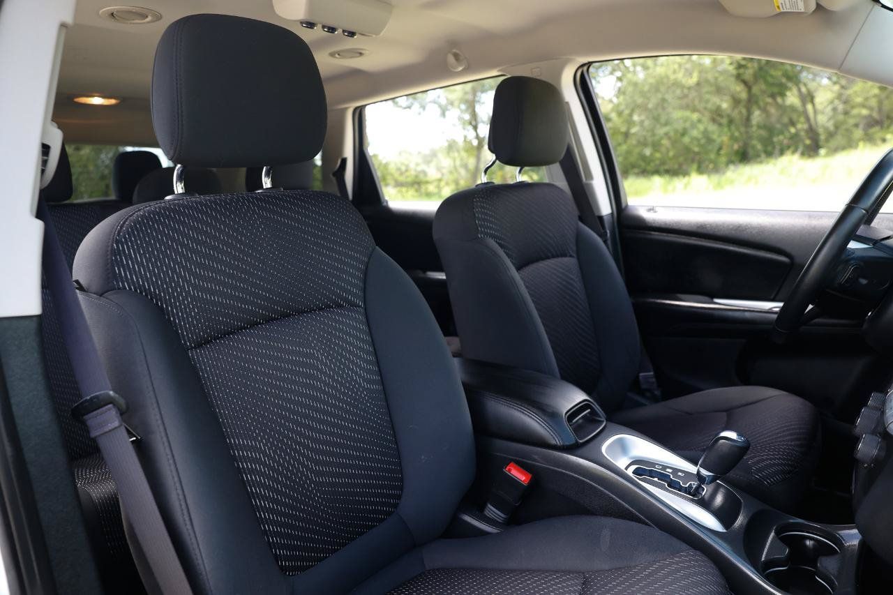Used 2016 Dodge Journey SE w/ Flexible Seating Group FWD image 16