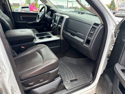 Used 2017 RAM 1500 Laramie w/ Convenience Group AWD/4WD image 32