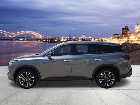 Used 2023 INFINITI QX60 Luxe w/ Vision Package AWD/4WD image 2