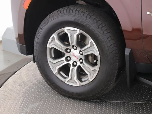 Used 2022 GMC Yukon SLE image 13