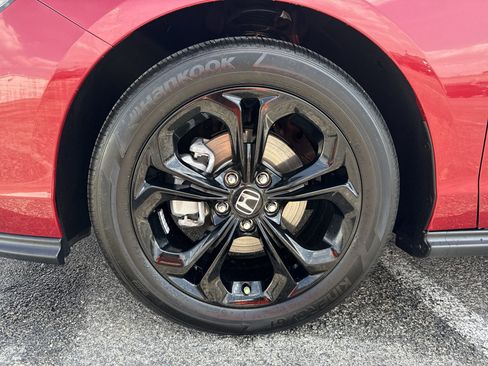 Used 2025 Honda Accord SE image 19