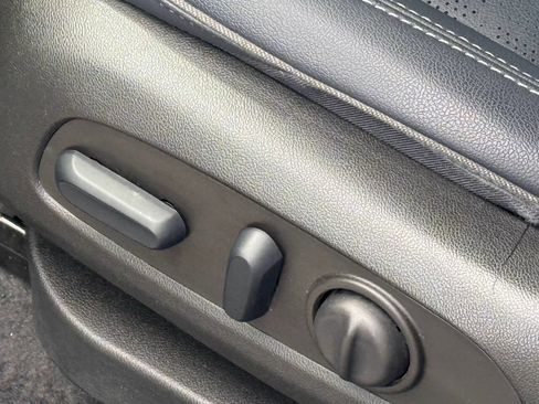 Used 2023 Chevrolet Bolt EUV LT w/ Convenience Package image 9