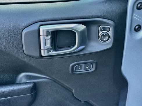 Used 2024 Jeep Wrangler Unlimited Sport AWD/4WD image 18