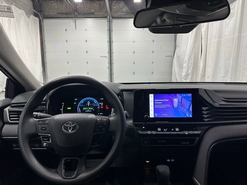 Used 2025 Toyota Camry LE image 16