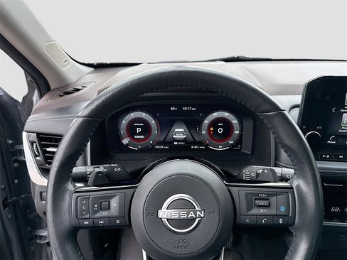 Used 2022 Nissan Rogue Platinum w/ Head-Up Display Package image 13