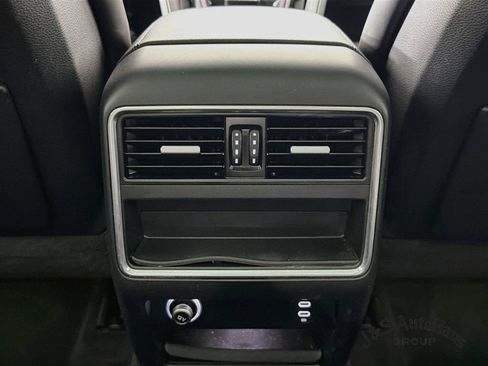 Used 2023 Porsche Cayenne AWD/4WD image 30