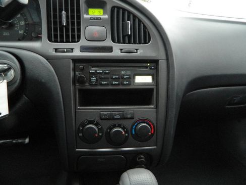 Used 2006 Hyundai Elantra GLS image 19