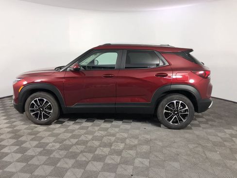 Used 2025 Chevrolet TrailBlazer LT image 5