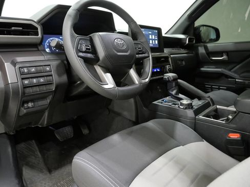 Used 2025 Toyota Tacoma TRD Off-Road AWD/4WD image 10