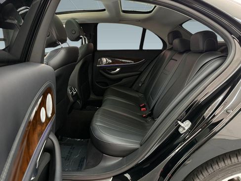 Certified 2018 Mercedes-Benz E 300 4MATIC image 18