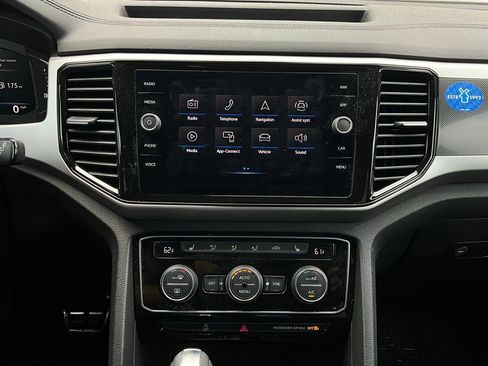 Used 2022 Volkswagen Atlas Cross Sport SEL R-Line image 29