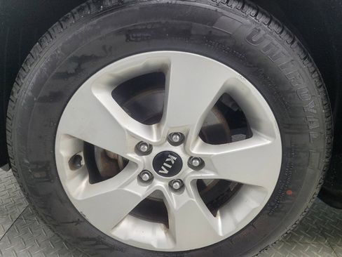 Used 2019 Kia Soul w/ Convenience Package FWD image 31
