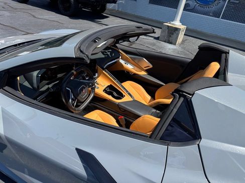 Used 2025 Chevrolet Corvette Stingray Preferred Conv w/ Z51 Performance Package RWD image 16