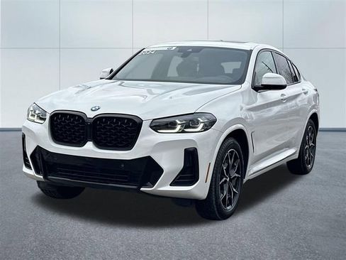 Certified 2024 BMW X4 xDrive30i w/ Premium Package image 10