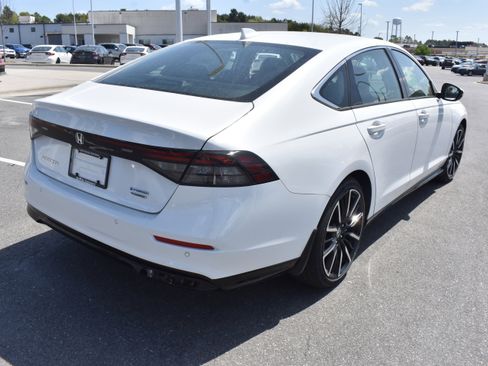 New 2026 Honda Accord Touring image 9
