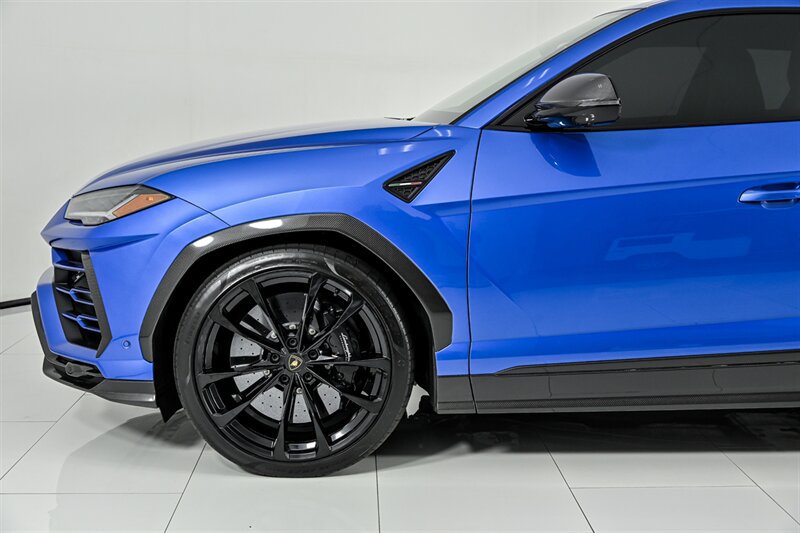 Used 2022 Lamborghini Urus AWD/4WD image 13