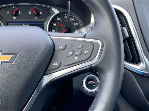Used 2024 Chevrolet Equinox LT FWD image 24