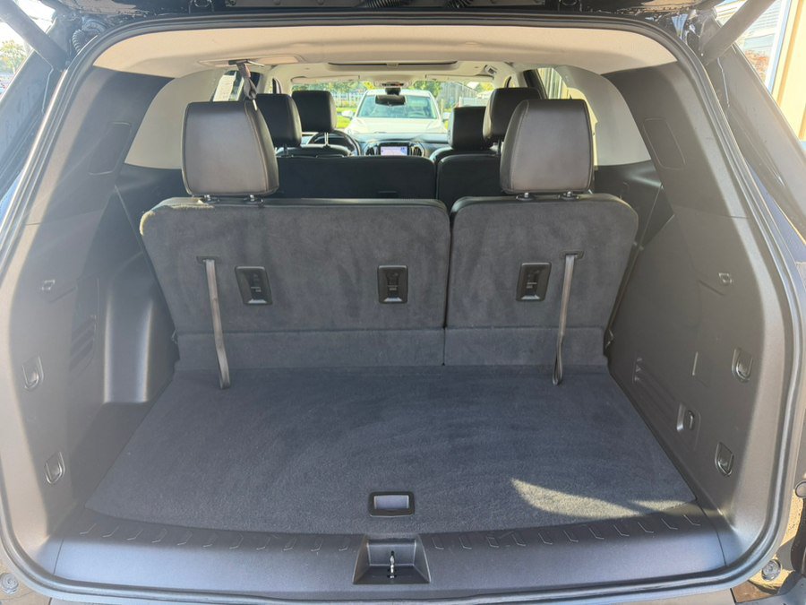 Used 2021 Chevrolet Traverse LT w/ LT Premium Package AWD/4WD image 28