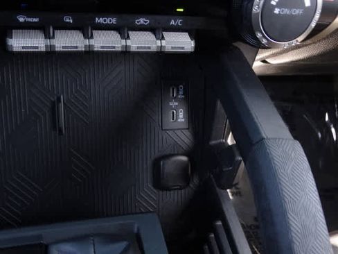 Used 2025 Toyota Tacoma SR image 32