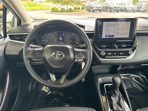 Used 2025 Toyota Corolla LE FWD image 8