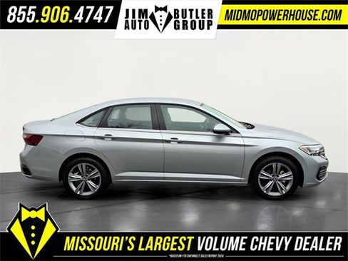 Used 2024 Volkswagen Jetta SE image 9