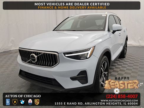 Used 2024 Volvo XC40 B5 Core image 1
