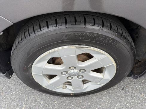 Used 2006 Toyota Prius FWD image 26
