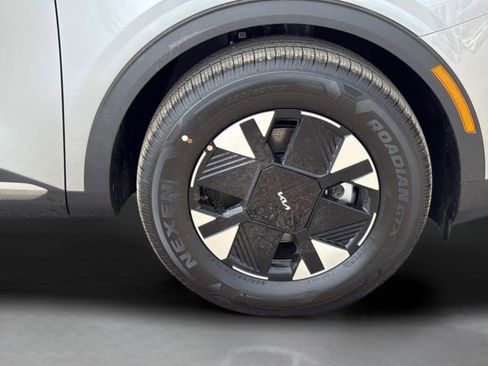 New 2026 Kia Sportage LX image 9