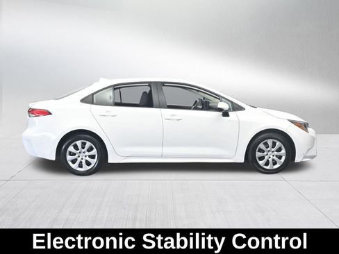 Used 2024 Toyota Corolla LE image 8